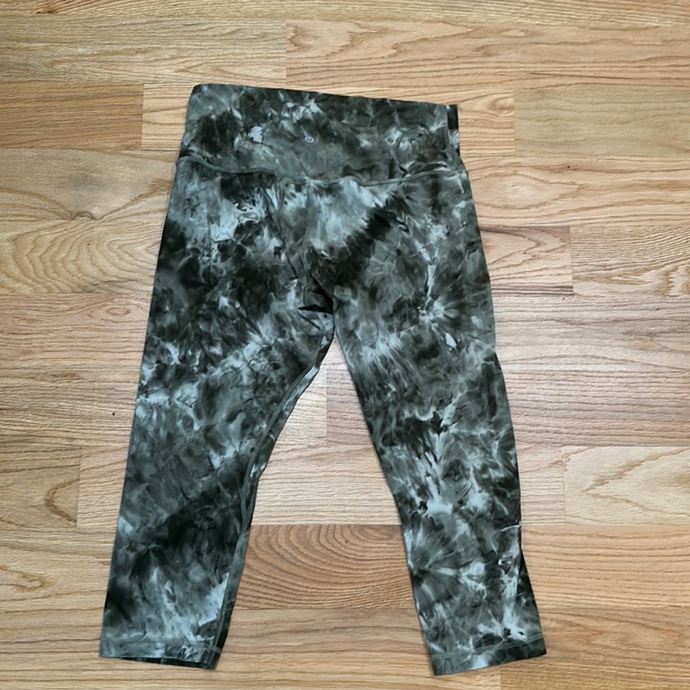 LULULEMON Align Crop Size 12